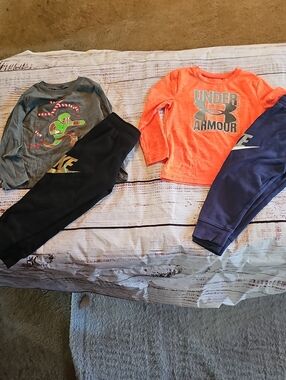 UNDER ARMOUR & NIKE BOYS 2 LOT SIZE 4 LONG SLEEVE SHIRTS  & JOGGERS EUC
